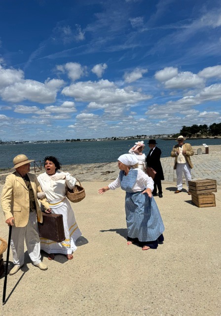 Saynète : accueil des voyageurs à la Pointe 